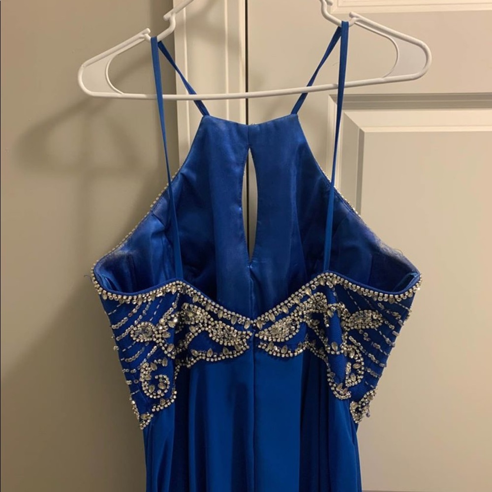 Formal Dress - Picture 3 of 6